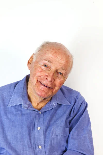 Retrato de hombre viejo feliz sonriente —  Fotos de Stock