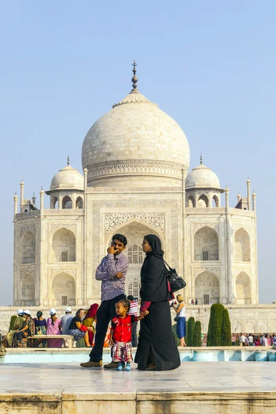 Bezoek de taj mahal in agra, india — Stockfoto