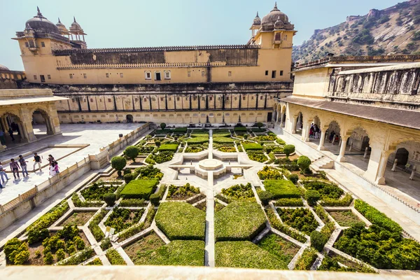 Piękne ogrody w amer fort, jaipur, Indie — Zdjęcie stockowe