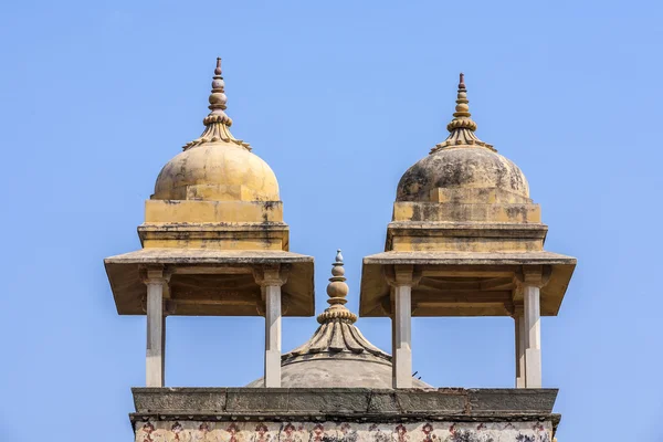 Hermosa Amber Fort cerca de la ciudad de Jaipur en la India — Foto de Stock