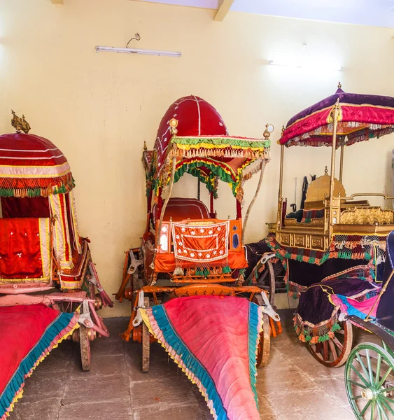 Collection of coaches in the City Palace in Jaipur, India. — Stock Photo, Image