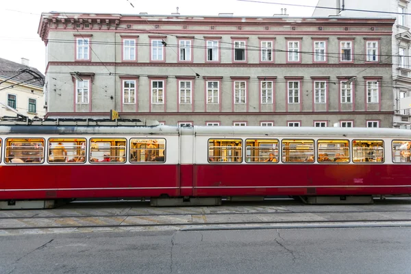 Vintage tram in Vienna in motion — Stock Photo, Image
