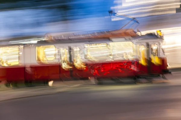 Vintage tram in vienna in motion — Stock Photo, Image