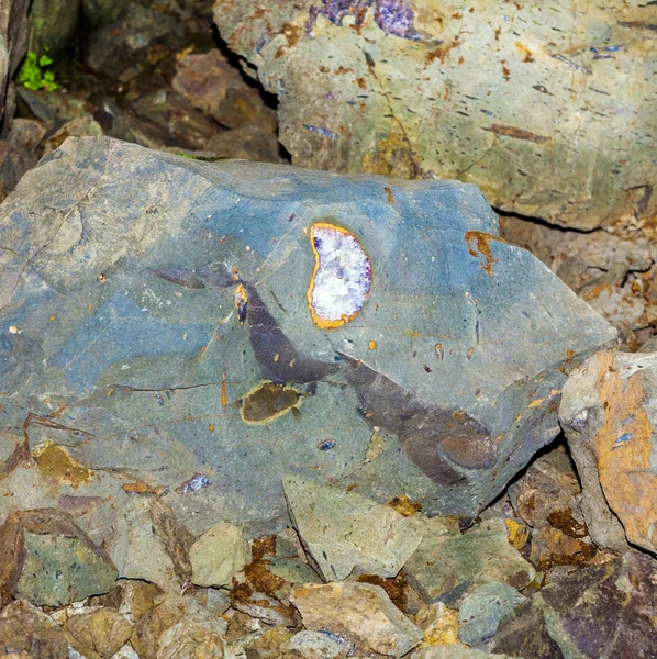 Piękne kamienie w kopalni — Zdjęcie stockowe