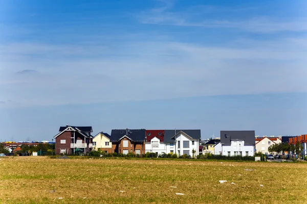 New housing area in beautiful landscape — Stock Photo, Image