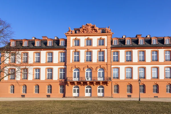 El palacio de Wiesbaden Biebrich, Alemania — Foto de Stock