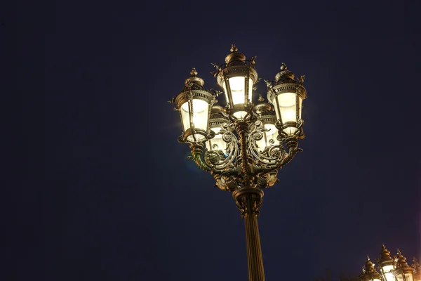 Vecchia lanterna di notte — Foto Stock