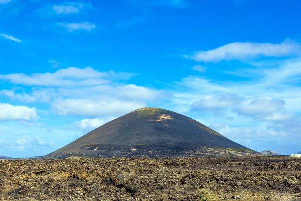 Wulkaniczny krajobraz, w pobliżu Parku Narodowego timanfaya, lanzarote, — Zdjęcie stockowe