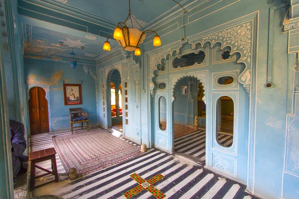 À l'intérieur du palais de la ville d'Udaipur — Photo