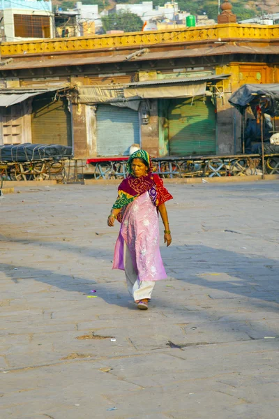 Elderly woman at the market — Stock Photo, Image