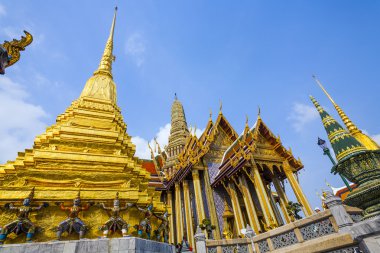 ünlü tapınağı phra sri ratana chedi altın folyo kaplı