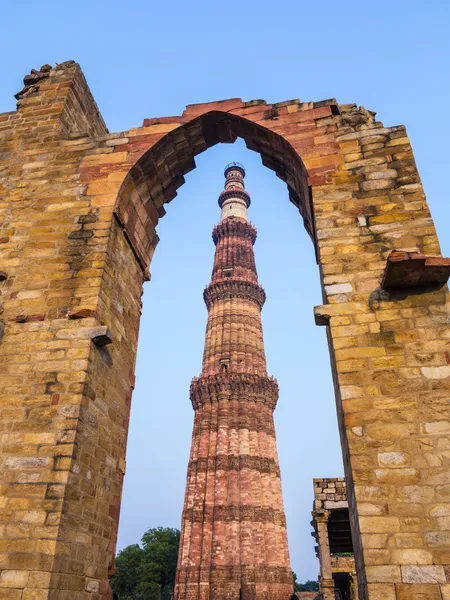 Qutub Minar Tower o Qutb Minar, el minarete de ladrillo más alto en th — Foto de Stock