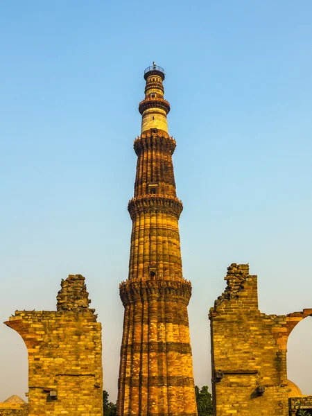 Qutub Minar Tower или Qutb Minar в Дели, Индия — стоковое фото