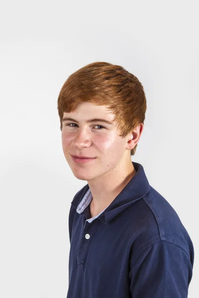 Schattige knappe jongen in studio — Stockfoto