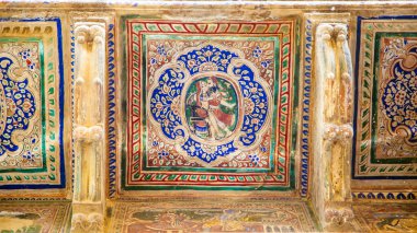 wallpainting mandaw içinde bir ev cephe üzerinde çift sevişiyor