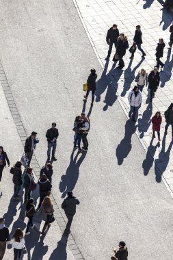 zeil öğle içinde yürümek