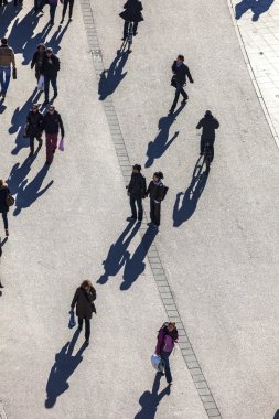 zeil öğle içinde yürümek