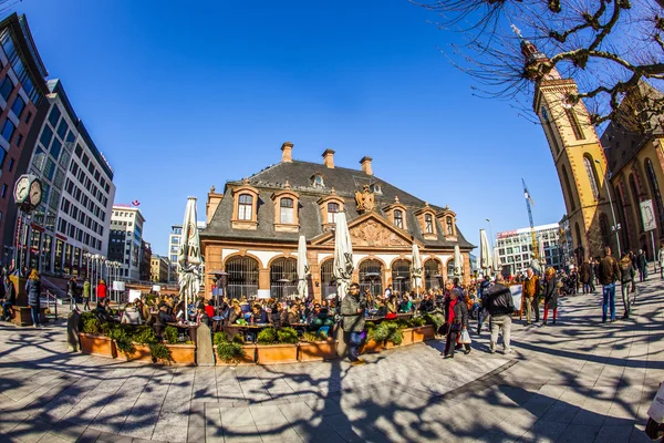 Enjoy the first sunny day of the year at the Hauptwache — Stock Photo, Image