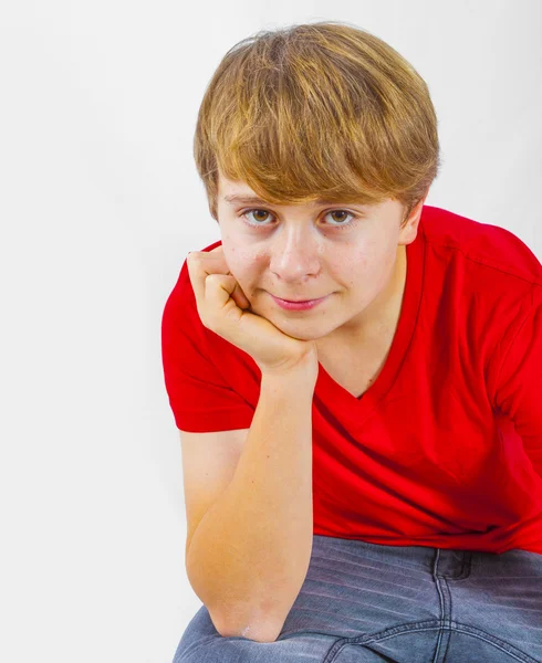 Koele vrije jonge tiener met zijn hoofd in zijn handen — Stockfoto