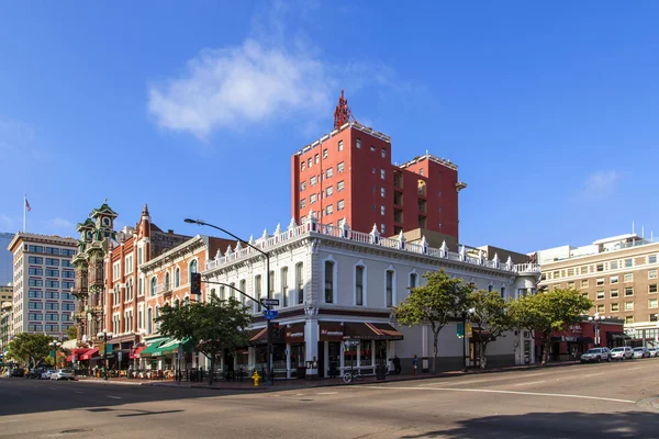 Facade of historic houses in the gaslamp quarter in San Diego — Stock Photo, Image