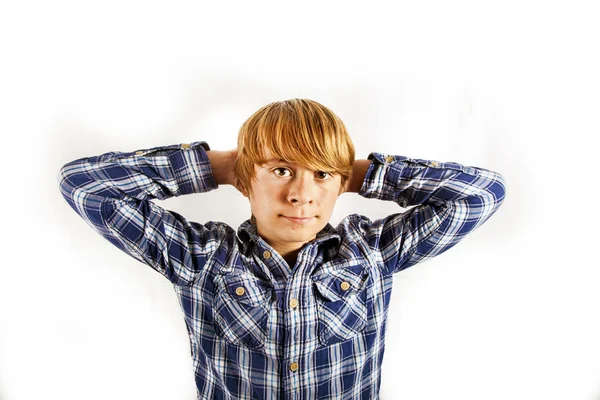 Portret van schattige jonge gelukkige jongen met witte achtergrond — Stockfoto