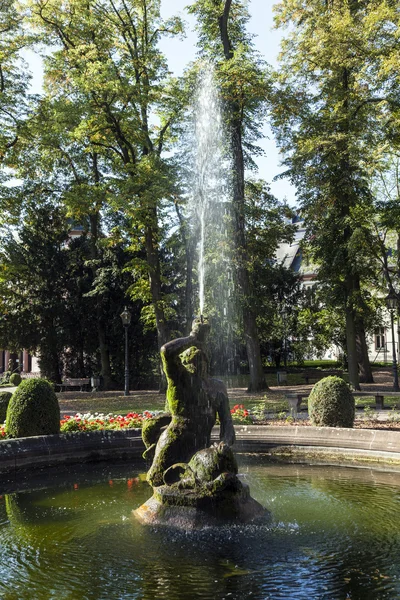 Famous neptune fountain inside the Bolongaro Park — Stock Photo, Image