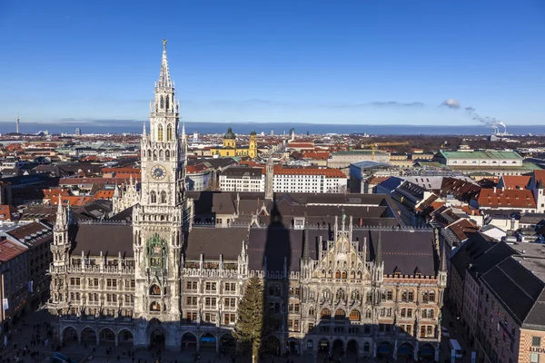 Famosa marienplatz de Munique com prefeitura - alemanha - baviera — Fotografia de Stock