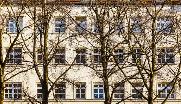 Facade of houses for subsidized housing in Munich — Stock Photo, Image