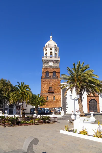 Famous clock tower and church of Nuestra Senora de Guadalupe in — Stock Photo, Image