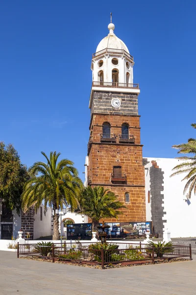 Famous clock tower and church of Nuestra Senora de Guadalupe in — Stock Photo, Image