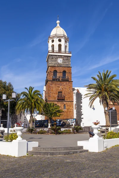Famosa torre do relógio e igreja de Nuestra Senora de Guadalupe em — Fotografia de Stock