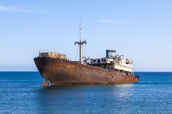 Кораблекрушение рядом с Costa Teguise, Лансароте, Канарские острова, Испания
