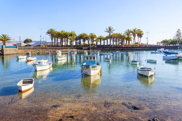 Båtar i charco de san gines, gamla hamnen i arrecife — Stockfoto