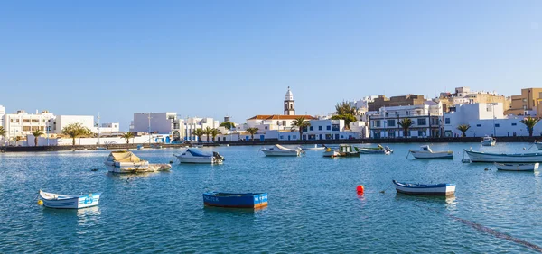 Båtar i charco de san gines, gamla hamnen i arrecife — Stockfoto