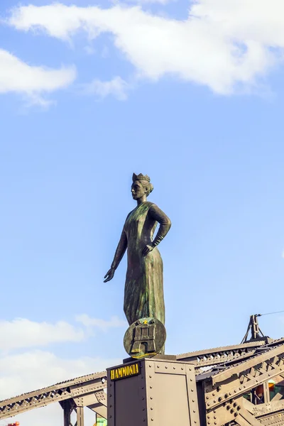 Estátua de Hammonia na Ponte Brooks de Hamburgo — Fotografia de Stock