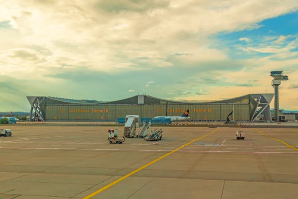 Aterragem na nova pista no aeroporto de Frankfurt — Fotografia de Stock