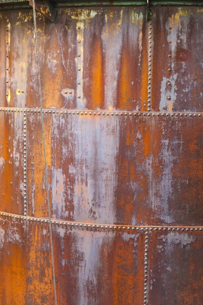 Шаблон ржавого металла старого дымохода — стоковое фото