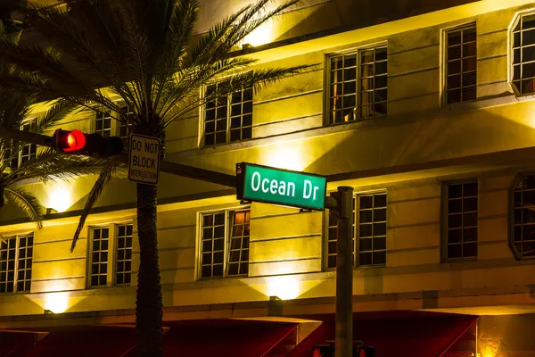 Panneau de rue à Ocean Drive dans le sud de Miami — Photo