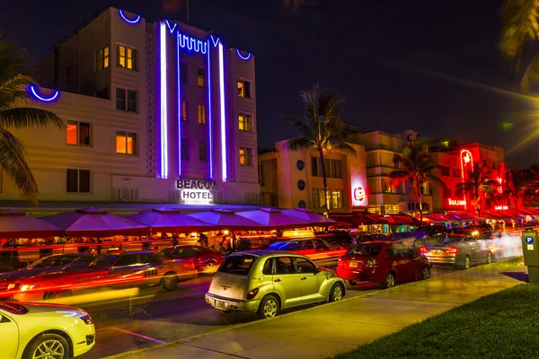 Ночной вид на Ocean drive в Южном Майами — стоковое фото