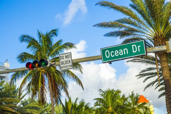 Street sign of famous street Ocean Drice in Miami South — Stock Photo, Image