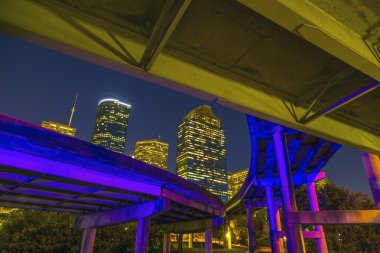görüntülemek şehir houston gece köprü renkli bir ışık ile