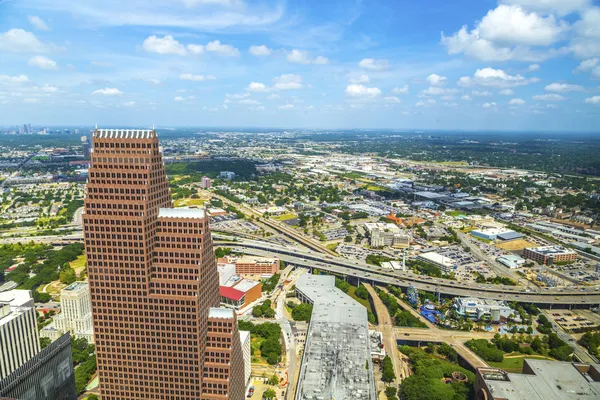 A modern épület a belvárosban Houston légi — Stock Fotó