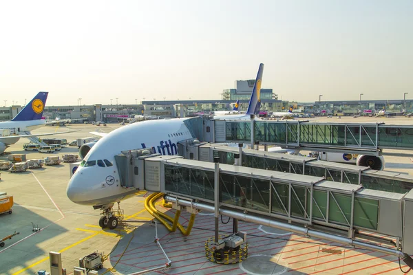 Aircraft ready for boarding — Stock Photo, Image