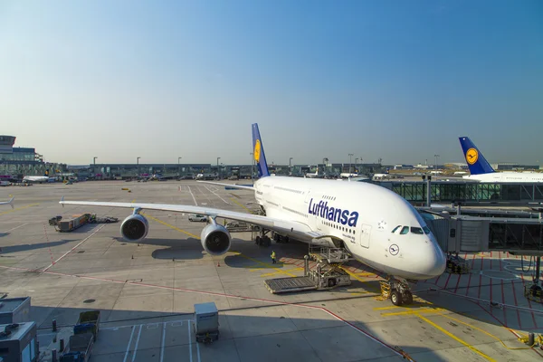 Aircraft ready for boarding — Stock Photo, Image