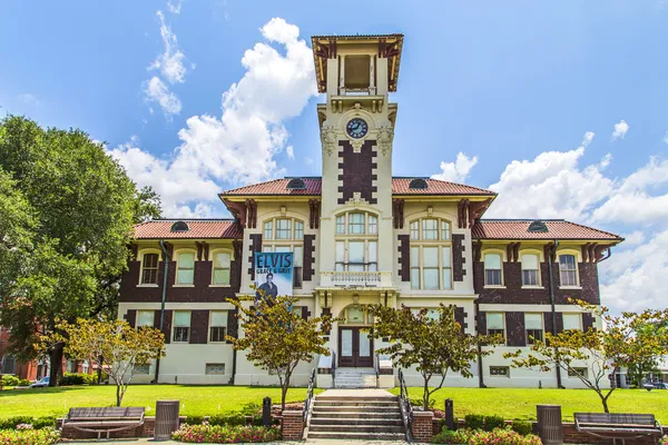 Beroemde historische stadhuis in lake charles — Stockfoto