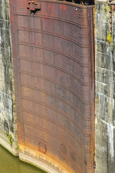 Histórico Plaquemine puertas en la esclusa del río — Foto de Stock