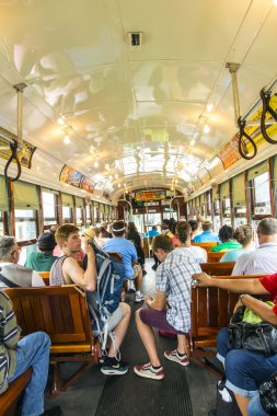 Yolcu koltukları bir tarihi yeşil st. charl doldurun