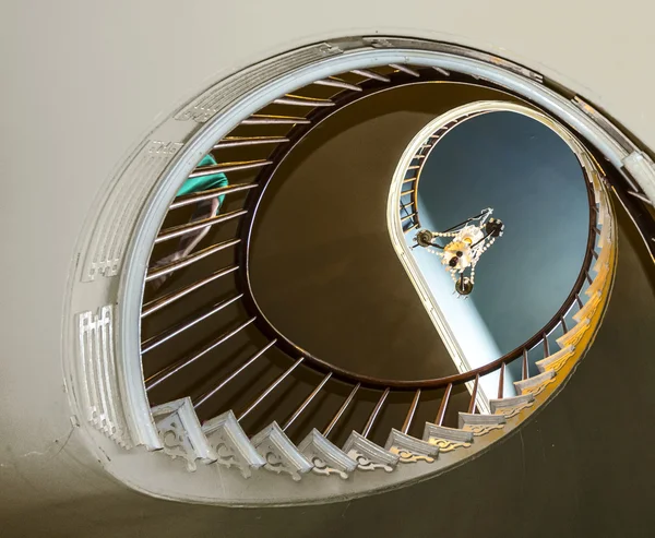 Wendeltreppe zu oberen Schlafzimmern und Stuben — Stockfoto