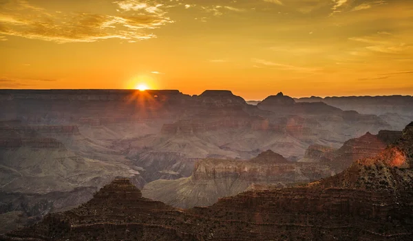 Kleurrijke zonsopgang gezien vanaf Mathers Point bij de Grand Canyon — Stockfoto