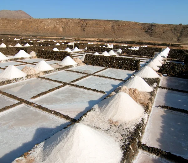 Salt piles on a saline exploration — Stock Photo, Image